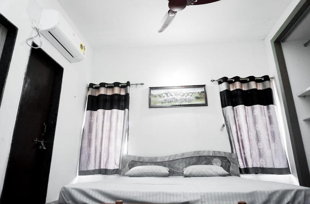 Rajpipla House | Madhav Homestay