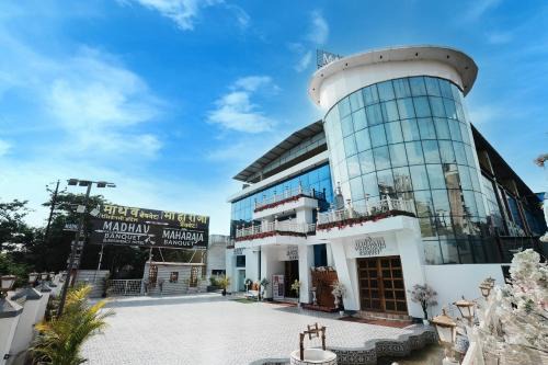 Kalyan Hotel | Madhav Residency Hotel & Banquet, Kalyan, Mumbai