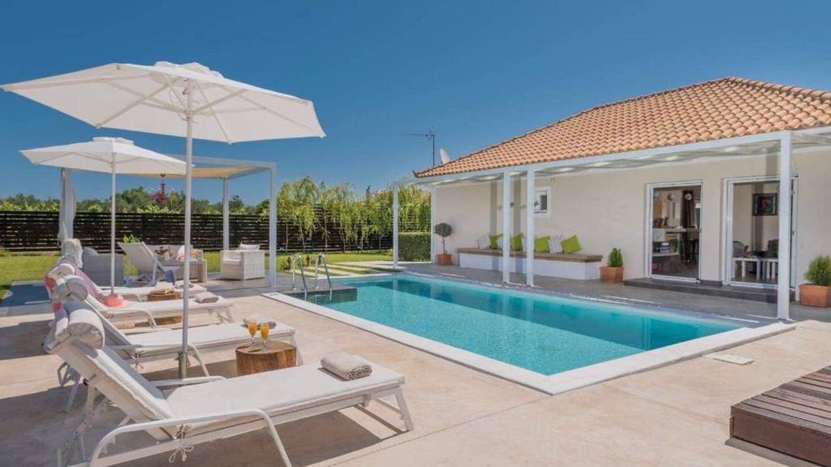 Vanato Villa | Madini Luxury villa with private Heated pool