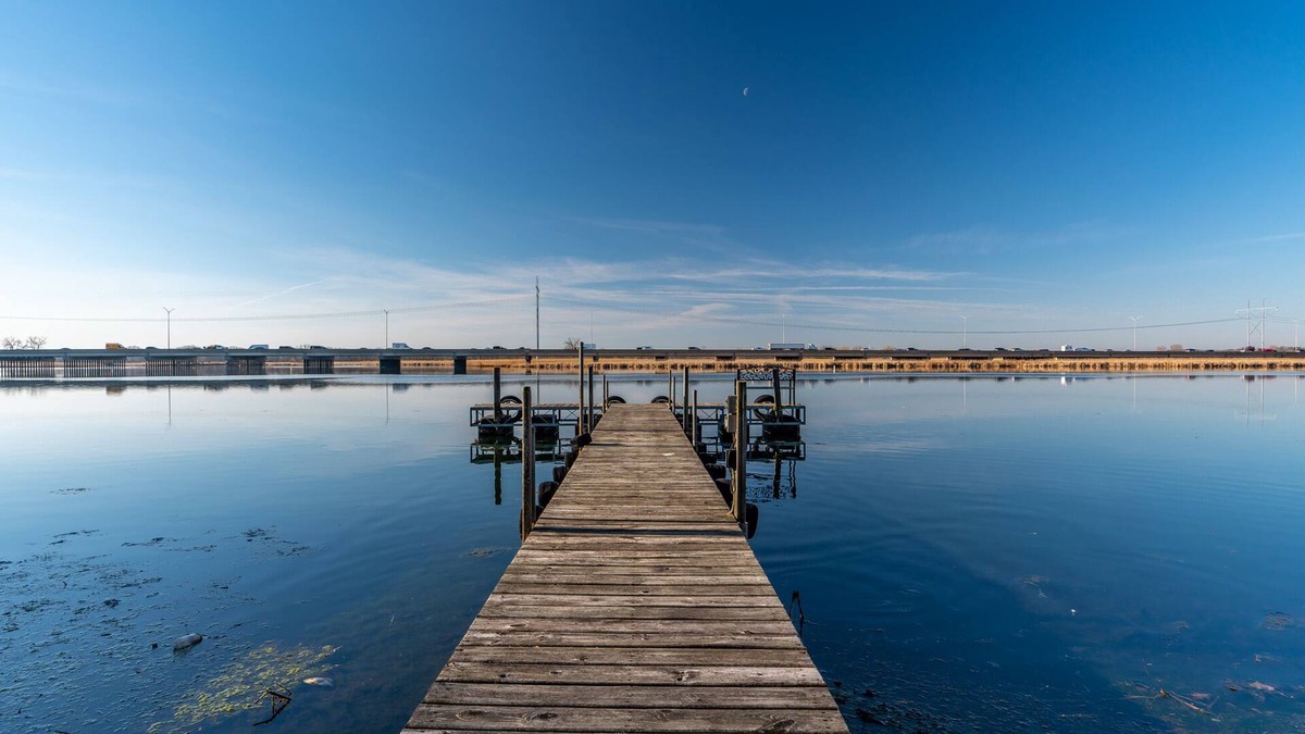 Monona House | Madison Lakefront Oasis in the Heart of Madison - Central, Minutes to Downtown!