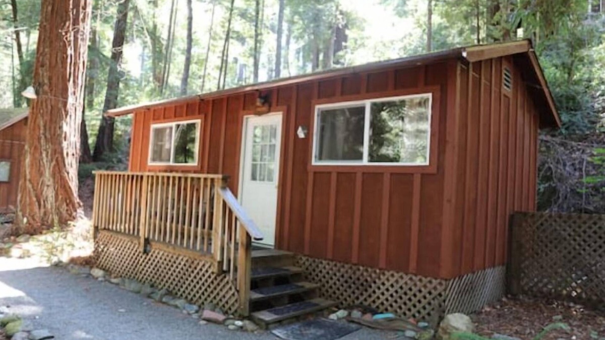 Garberville Cabin | "Madrone" Cabin In the Redwoods, River Access, WiFi nn