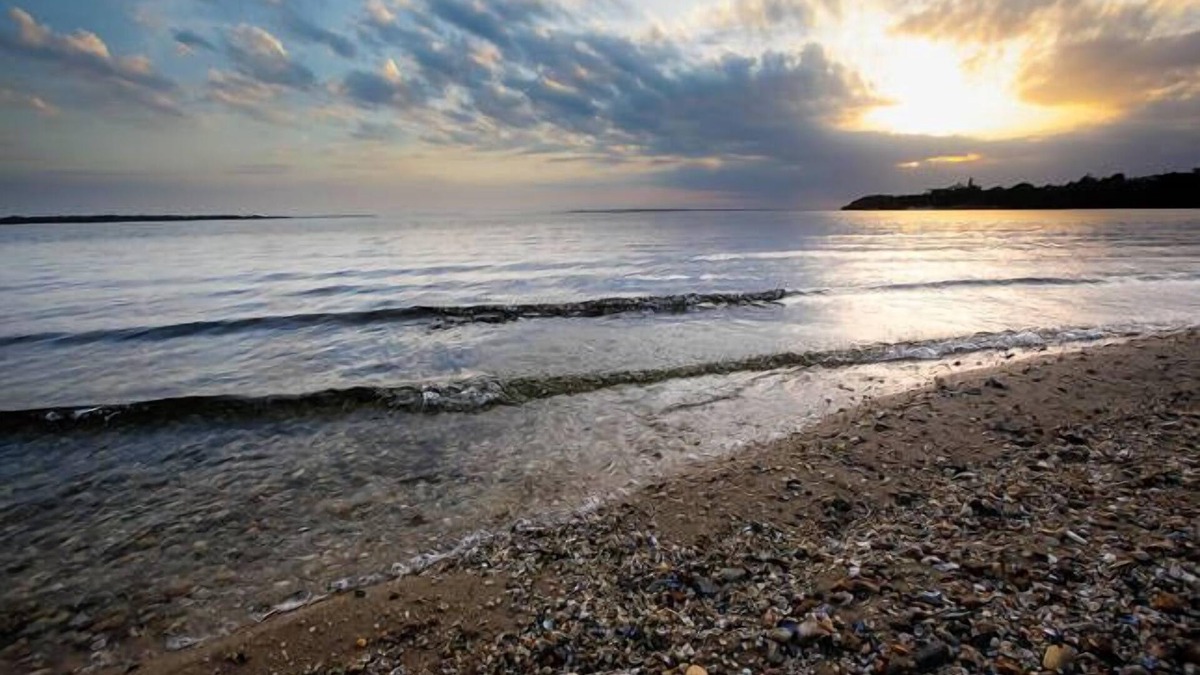Metung Cottage | Maeburn Cottages - Self-contained Lakeside Getaway