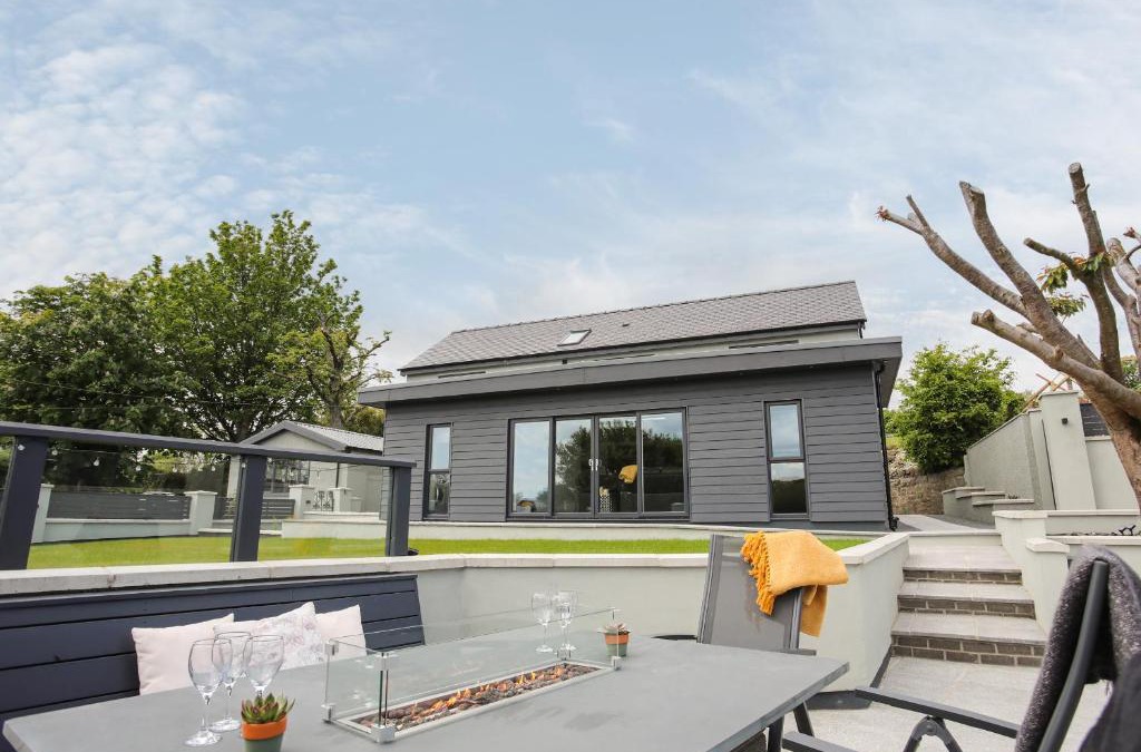 Llanbedrgoch House | Maes Llwyd