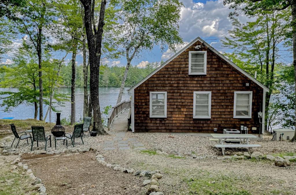 Pine River Pond House | Maggie's Lakeside Cottage