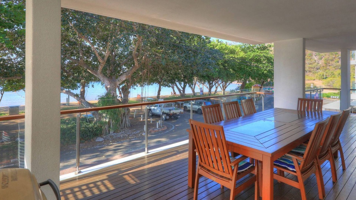 Horseshoe Bay Apartment | Maggies Beachfront Apt. 3