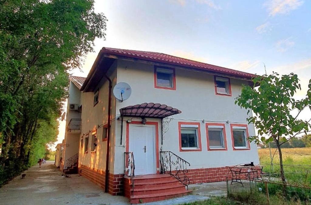 Tartasesti House | Magic Garden - Pool, Events, Free Parking