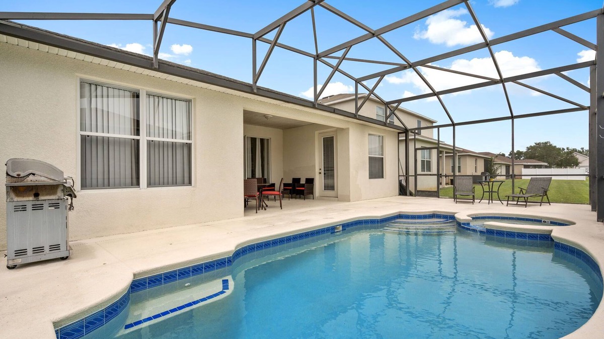 Crystal Cove House | Magical 4BR Disney Retreat, with PVT Pool & Games