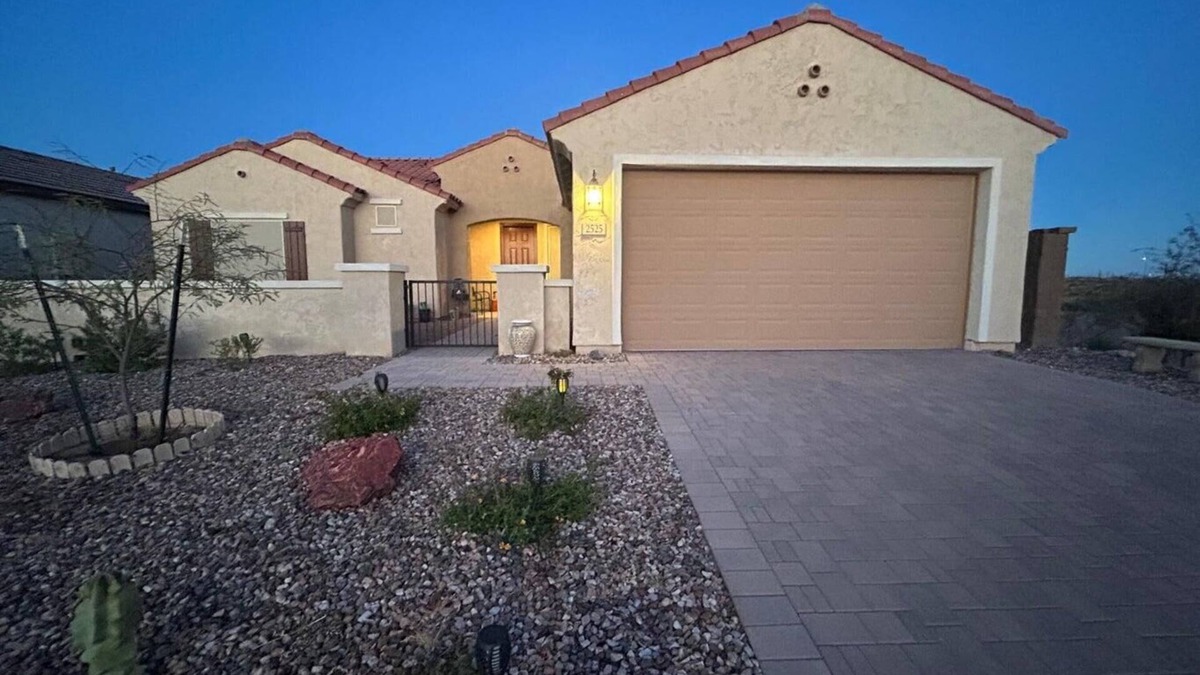 Anthem at Merrill Ranch House | Magical Desert Setting - Vacation, Corporate, Short-Term, Available until 12/31