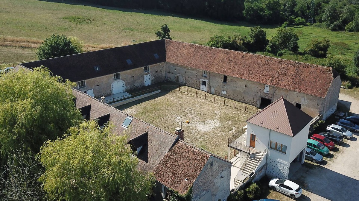 Chierry House | Magical & historic gîte 55 pers. Cousinades-Seminars-Weddings, .