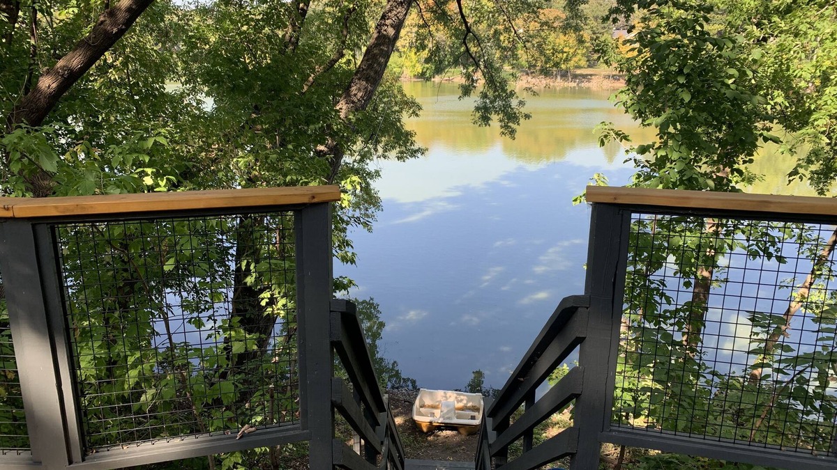St. Louis Park House | Magical Lake house, feel like being in the cabin in the heart of Minneapolis.