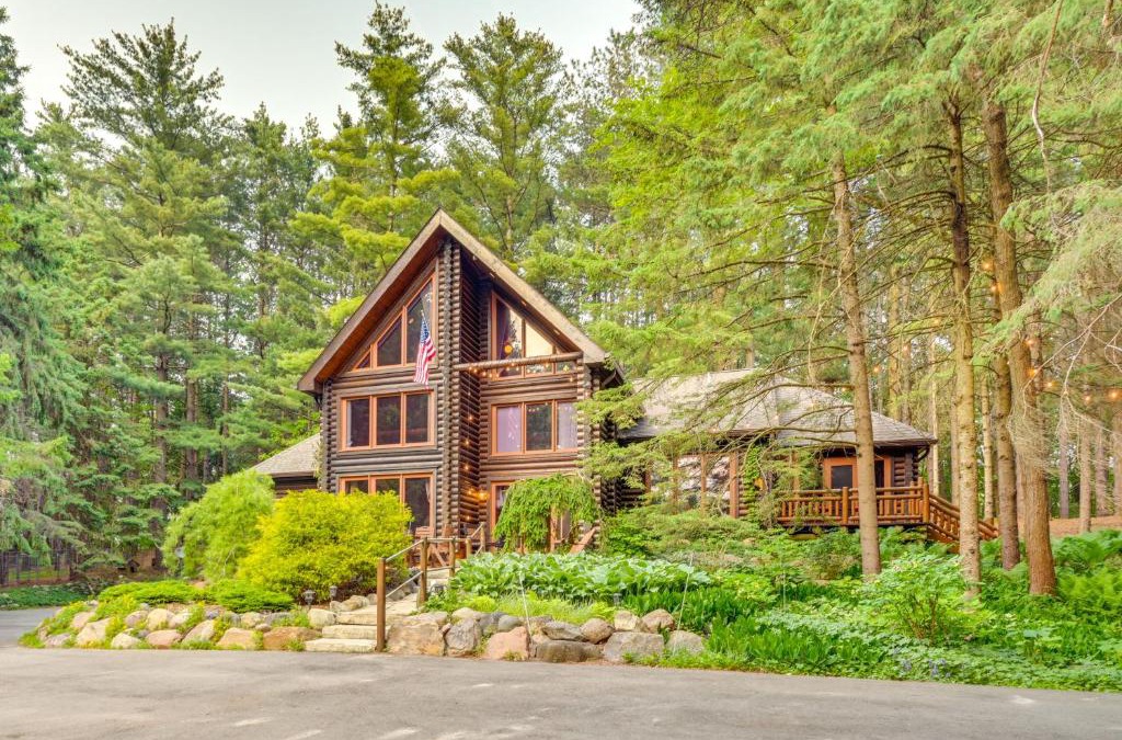 Drayton Plains House | Magical Metamora Cottage with Fire Pit, Pond, Deck!