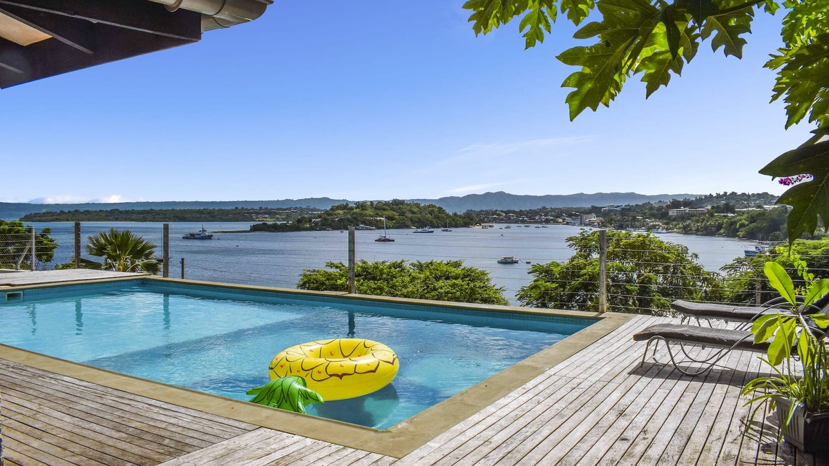 Port Vila House | Magical ocean views 4 bedroom holiday home