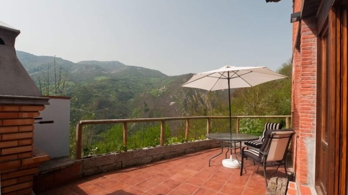 Santa Maria House | Magical Place, Ideal Couples: Jacuzzi, Mountains, Barbecue And Fireplace