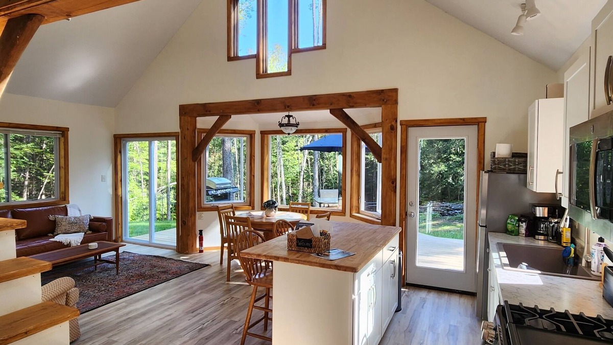 Newfane House | Magical Retreat Cottage - Brilliant Autum Colors and Waterfalls - Extreme Peace