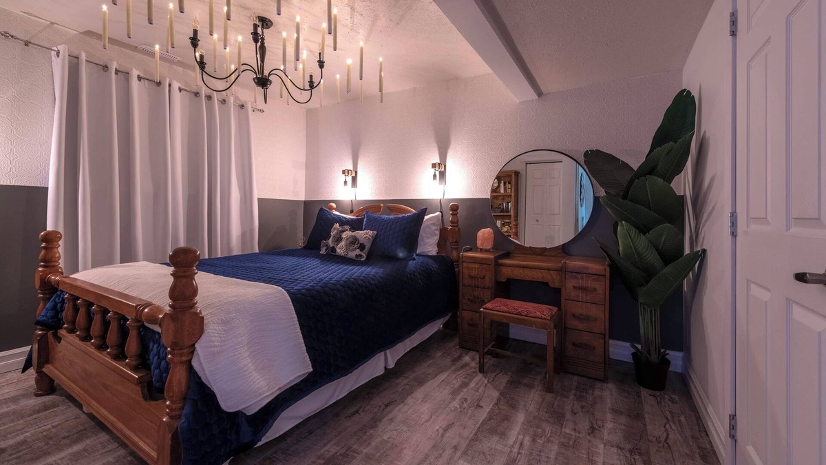Chase House | Magical Themed Decor! Pets Welcome! 3 Bedrooms