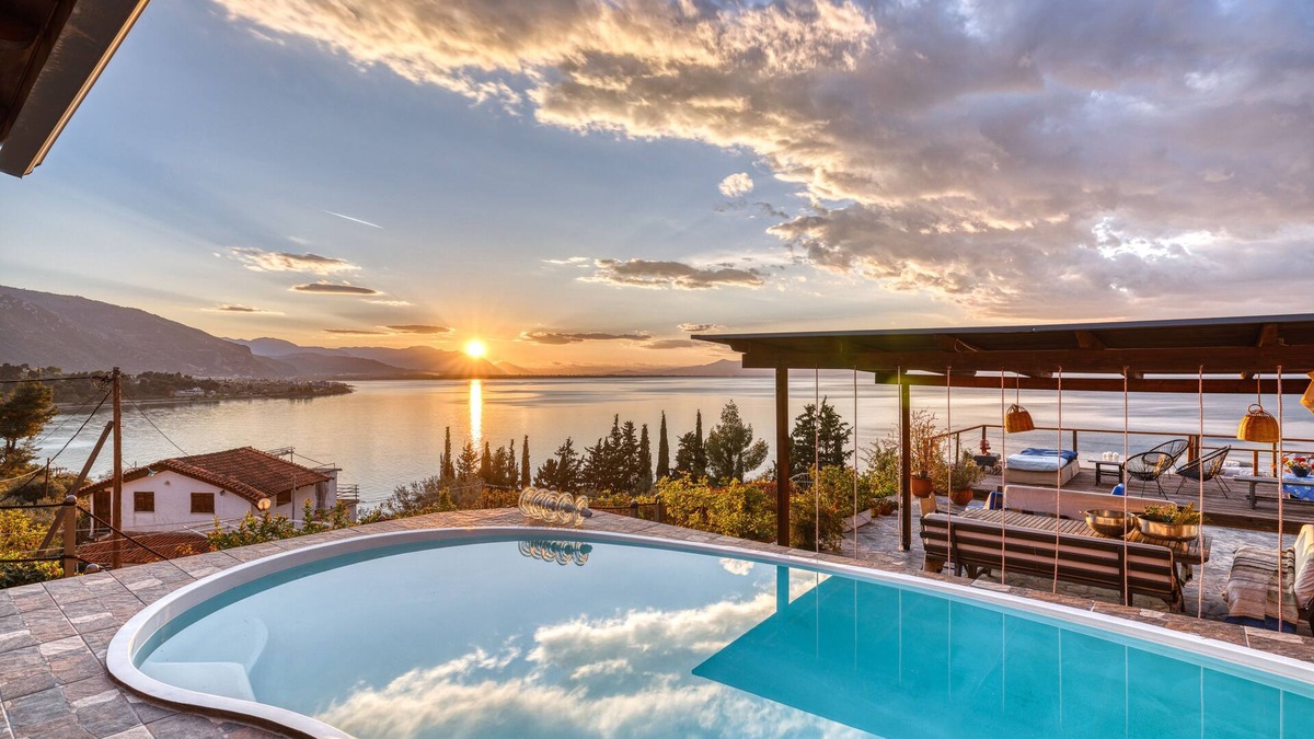 Kamena Vourla Villa | Magical view, villa Asproneri, Kamena Vourla