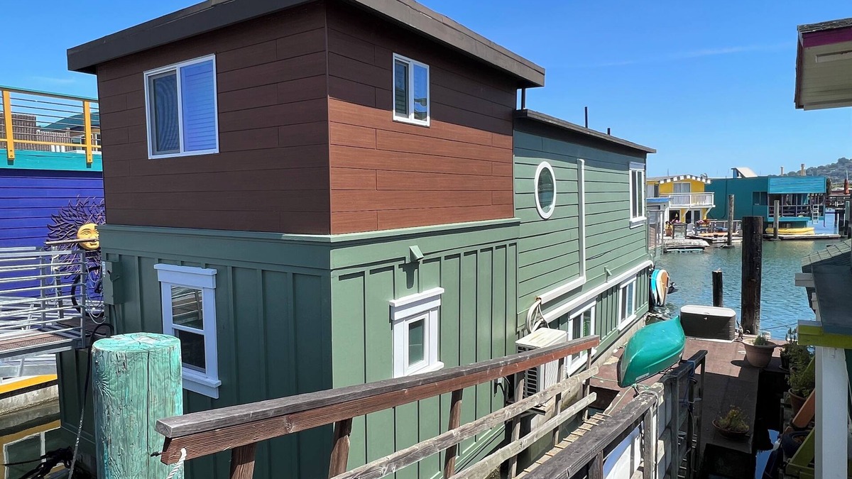 Marin City Boat Rental | Magical Views Floating Home. Modern Styling for a Dream Vacation in Sausalito