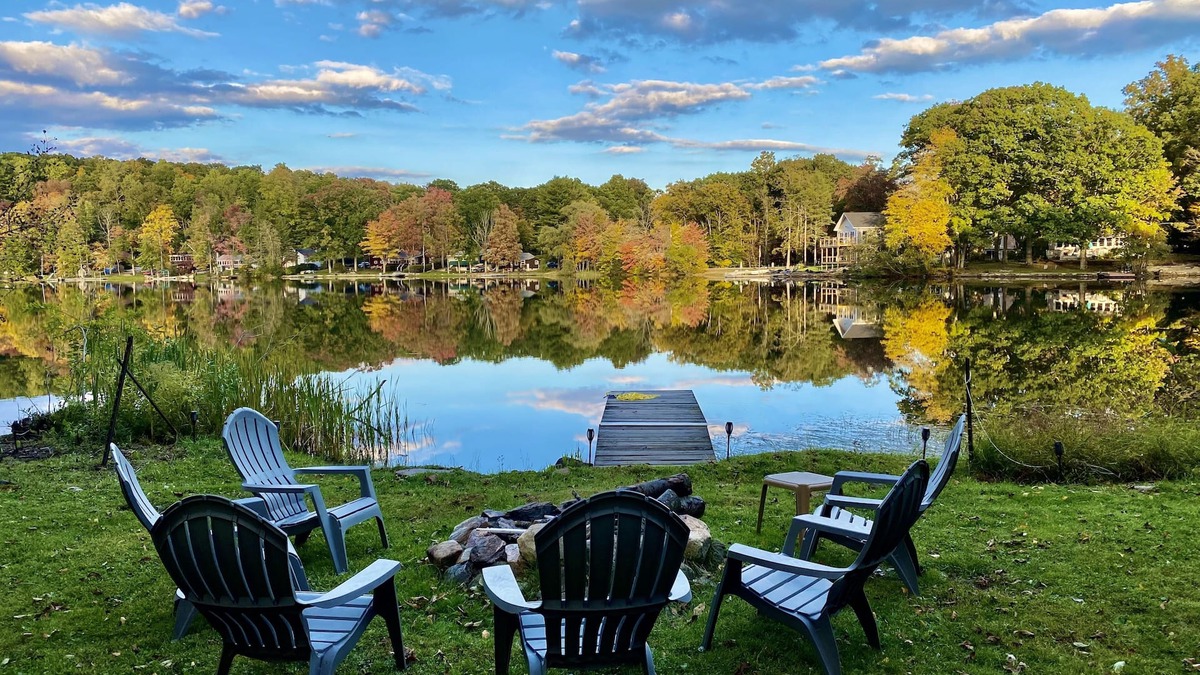Ashford Cottage | Magical Waterfront Cottage! Pet friendly!