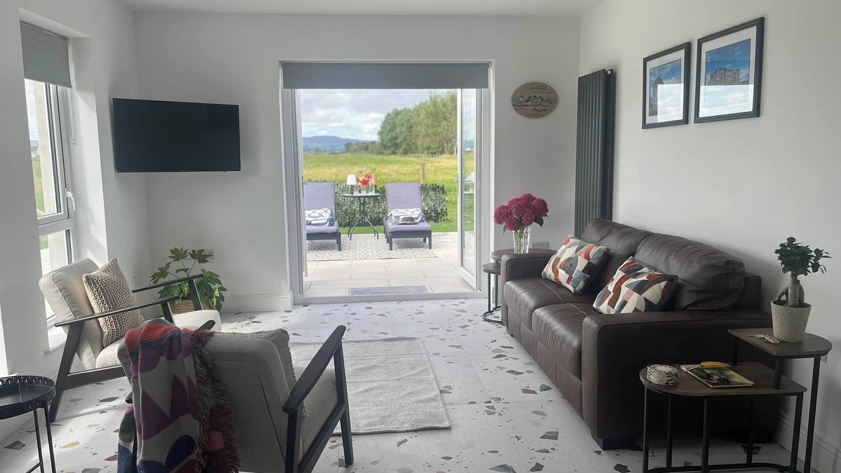 Limavady Cottage | Magilligan - Cottage - Sleeps 6 - Parking - Garden