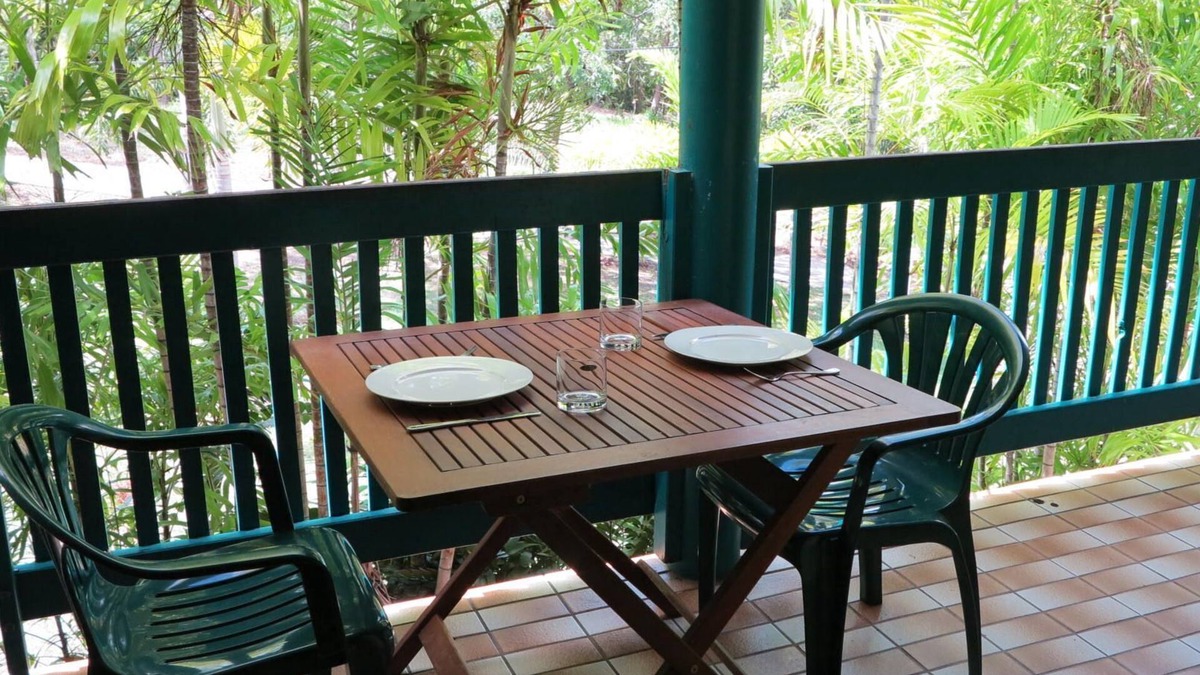Arcadia Apartment | Magnetic Reef 7 - Relaxing tropical getaway with lush gardens and complex pool, minutes to Alma Bay