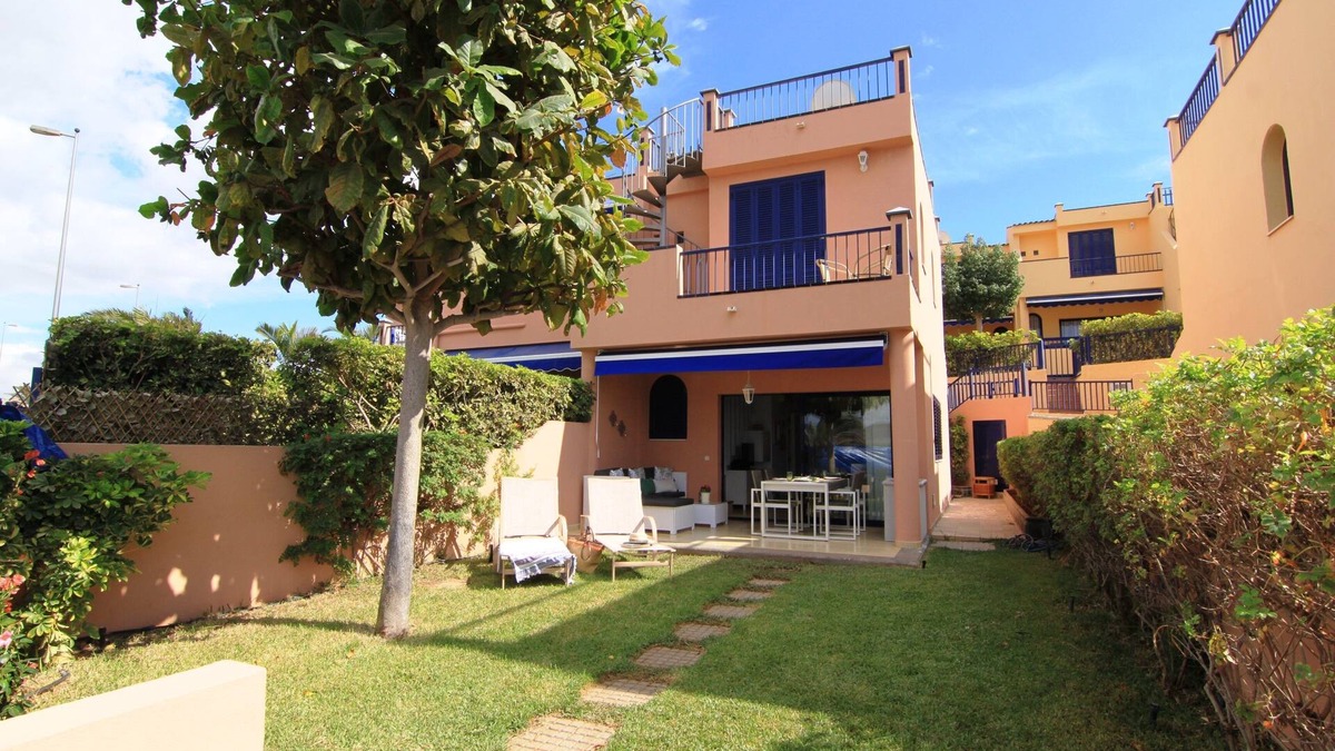 Costa Meloneras House | MAGNIFICENT HOUSE NEAR THE BEACH, SEA AND GOLF VIEWS WITH GARDEN AND SOLARIUM