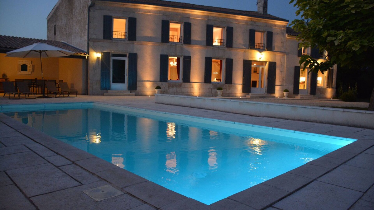 Saint-Georges-du-Bois Villa | Magnificent Charentais Villa with Pool & Garden
