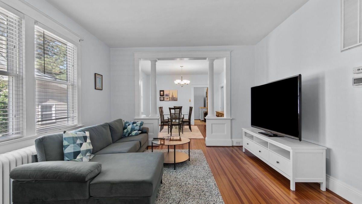 Norfolk House | Magnificent 2 Bedroom Home in Norfolk's Best Neighborhood