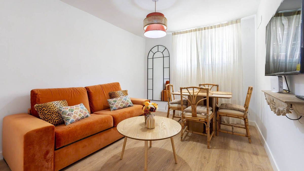 Pueblo Nuevo Apartment | Magnificent 3 Bedroom Flat in Madres Plaza de Mayo - Spacious and Comfortable -Madrid