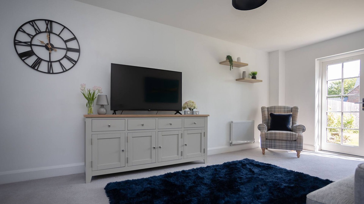 Saunderton House | Magnificent 4-bed home with stunning views weekly/monthly discounts available
