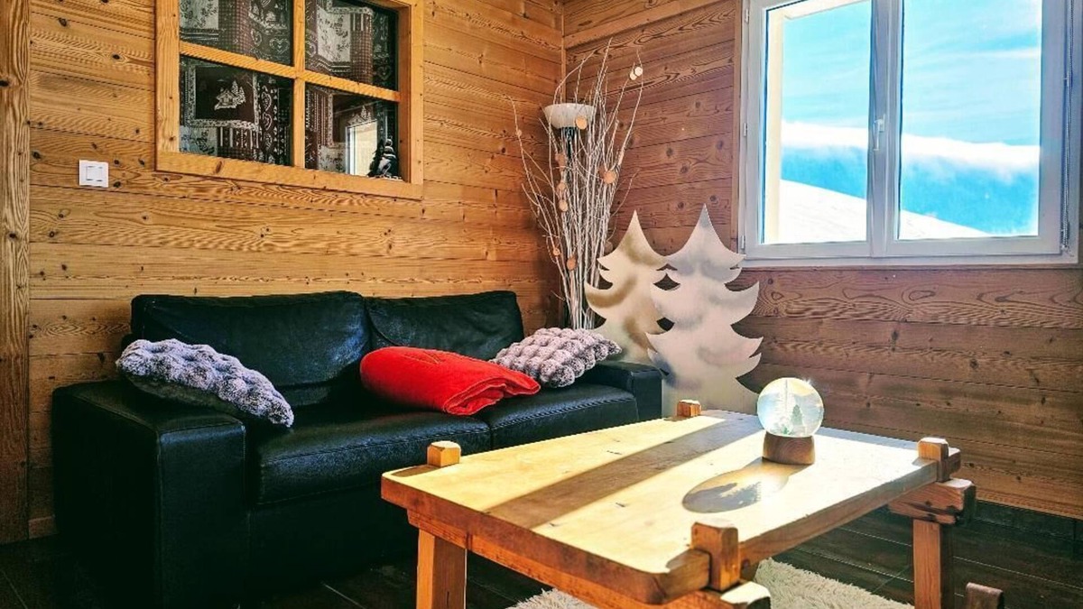 Chapelle-des-Bois Cottage | Magnificent 4-star mountain apartment