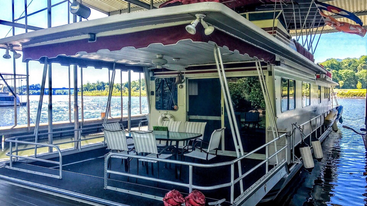 Downtown Knoxville Boat Rental | Magnificent 70' Houseboat with Roof Top Party Deck Walking Distance to DT Knox