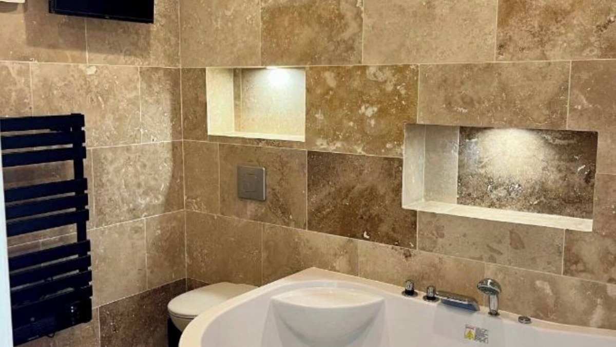 Livry-Gargan Apartment | Magnificent apartment with jacuzzi and private terrace just a few metres from the canal