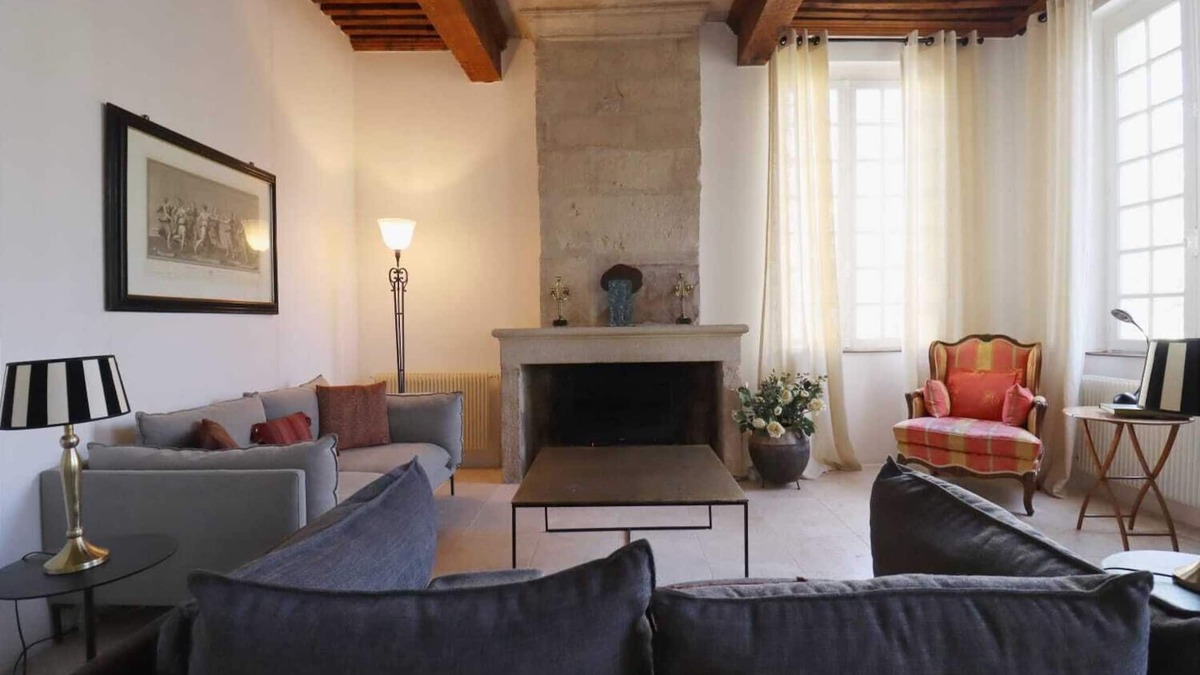 Uzes Apartment | Magnificent apartment on Place aux Herbes- 16th century building