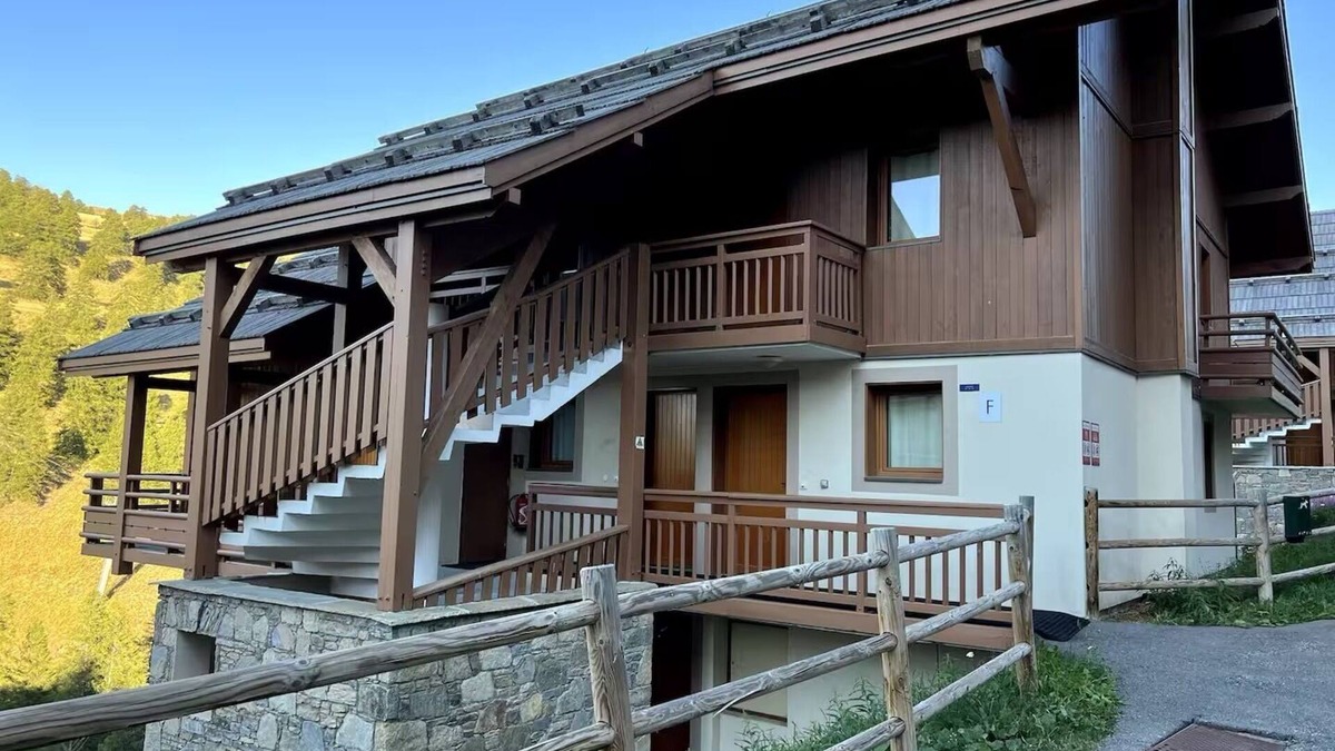 Les Claux Ski Chalet | Magnificent apartment with pool