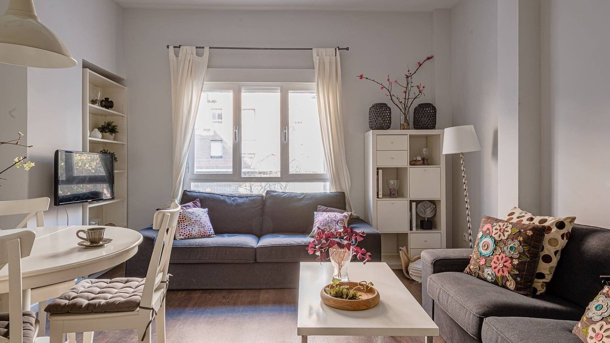 Cuatro Caminos Apartment | Magnificent apt in Nuevos Ministerios by Sharing Co