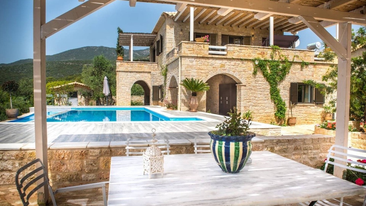 Kardamyli Villa | Magnificent, Authentic Private Villa and the Guest house