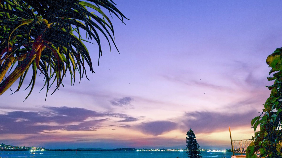 Sunnyhills House | Magnificent Beachfront Mansion - Pool