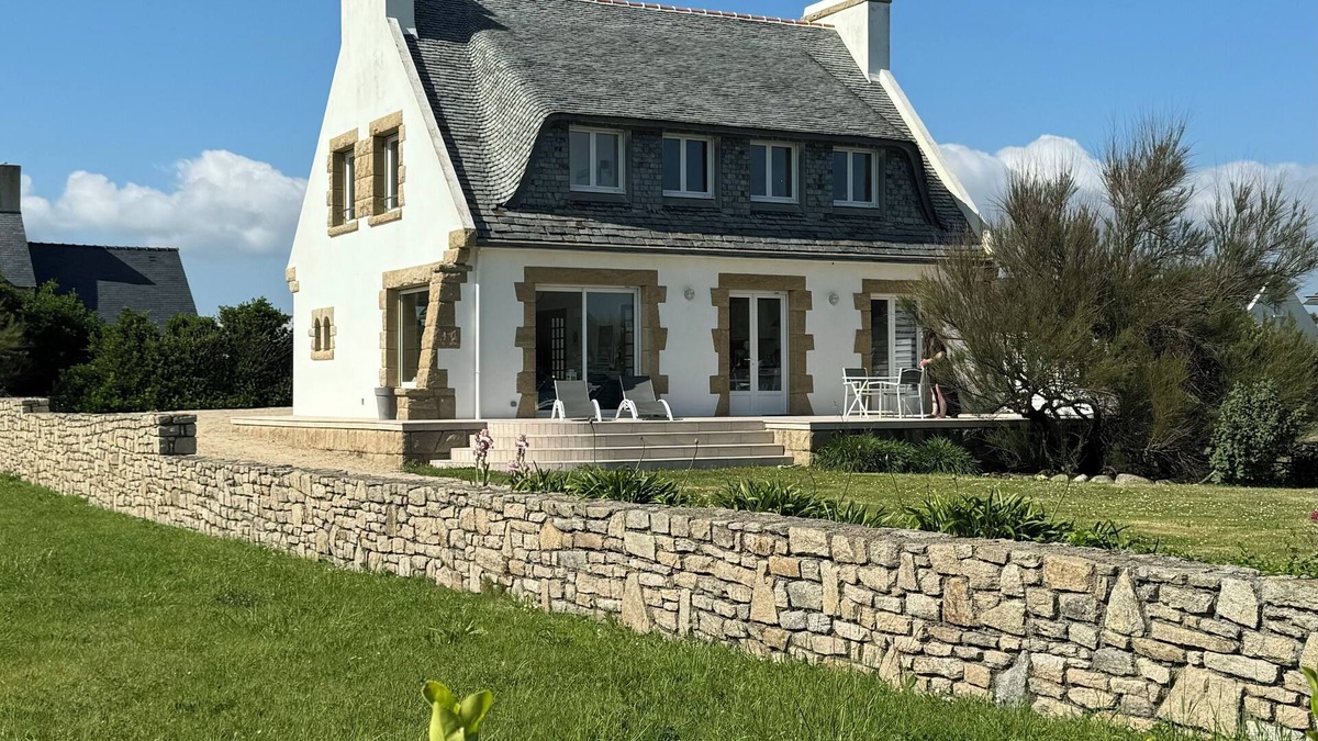 Pouldreuzic House | Magnificent Breton house for 10 people on the seafront