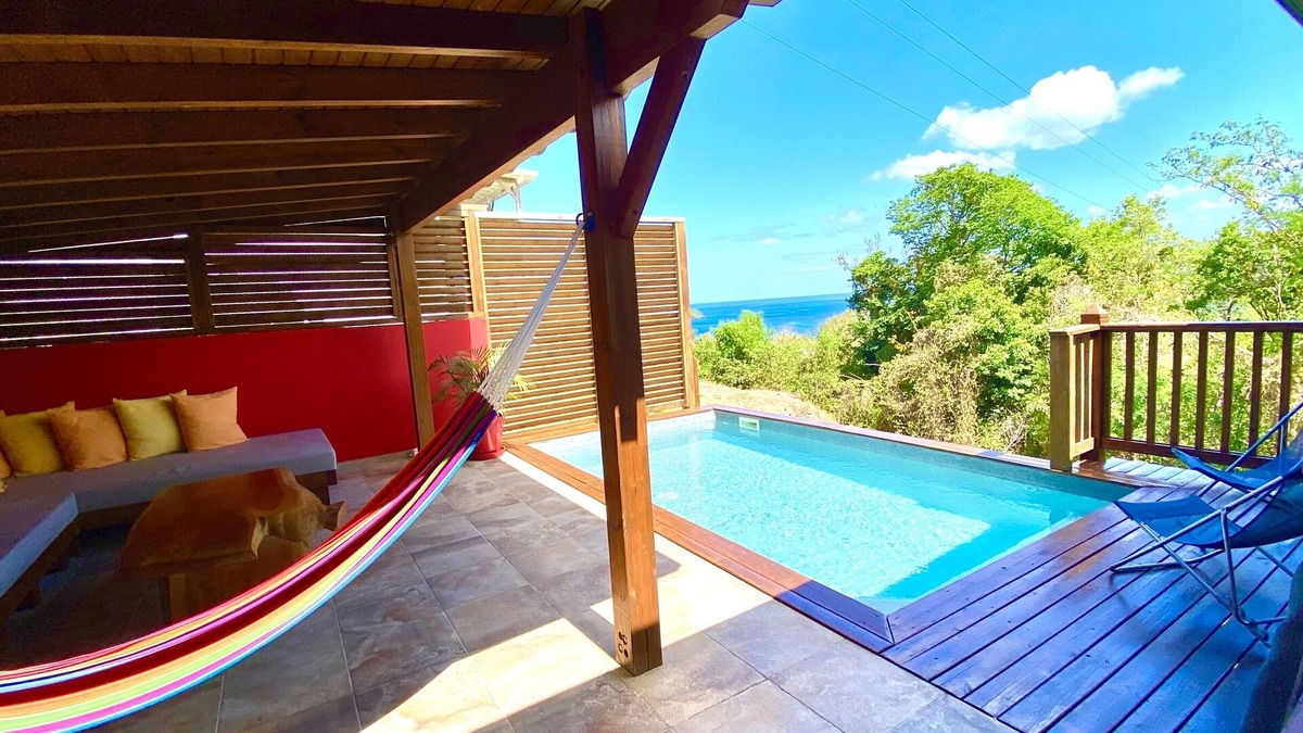 Malendure Villa | Magnificent bungalow for rent for 4 people, private pool and sea view.