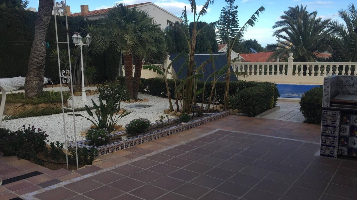 Benidorm Ski Chalet | Magnificent chalet with private pool 10 minutes from the center of Benidorm
