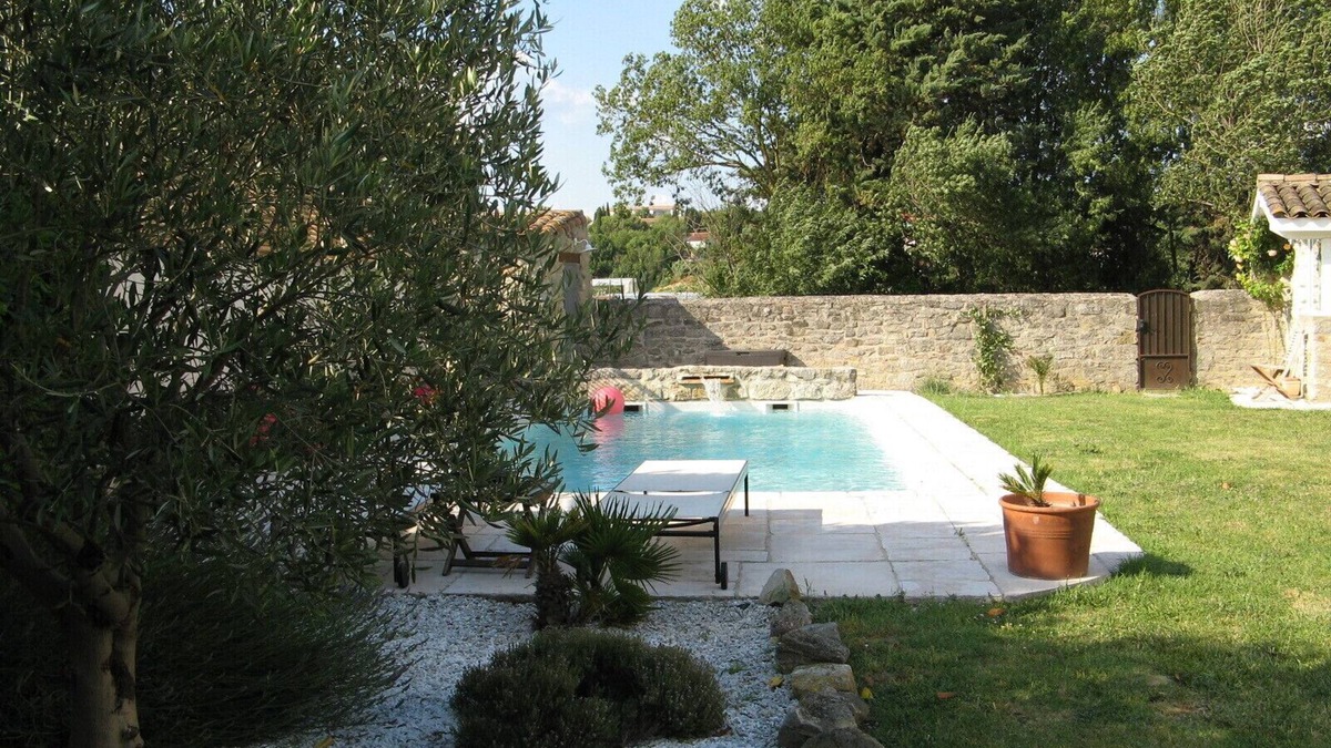 Pennautier House | MAGNIFICENT CHARMING HOUSE . RARE landscaped pool and lush garden