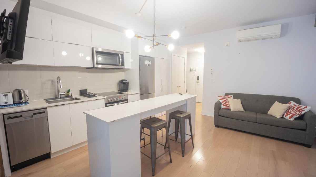 Milton Park Condo | Magnificent condo in downtown with parking - 5 mins to Metro