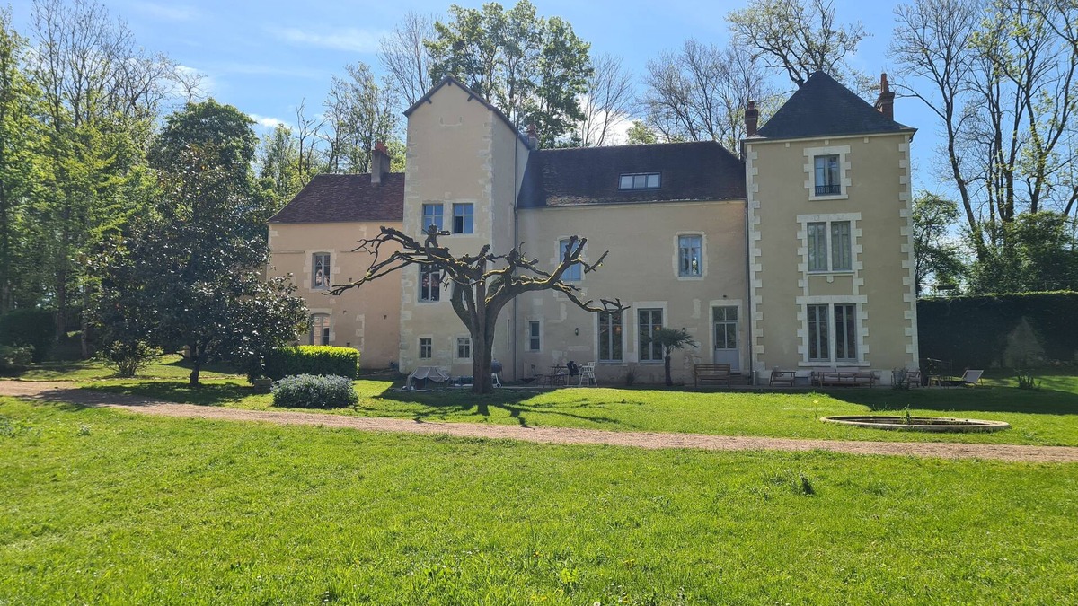 Raveau House | Magnificent estate with swimming pool, Scandinavian bath and sauna.