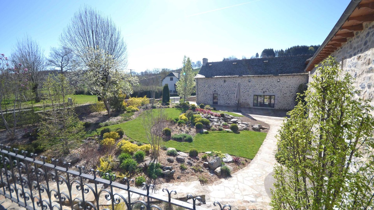 Huparlac House | Magnificent farmhouse .