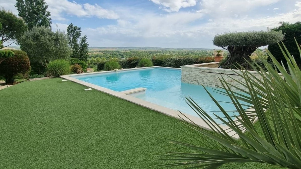 Beaumont-de-Lomagne House | Magnificent house 240 m2 with swimming pool facing the lake