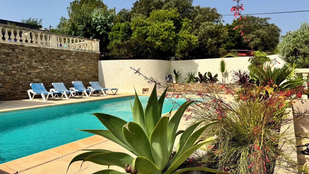 Bormes-Les-Mimosas House | Magnificent 3-star house with swimming pool and secure parking Bormes les Mimosas