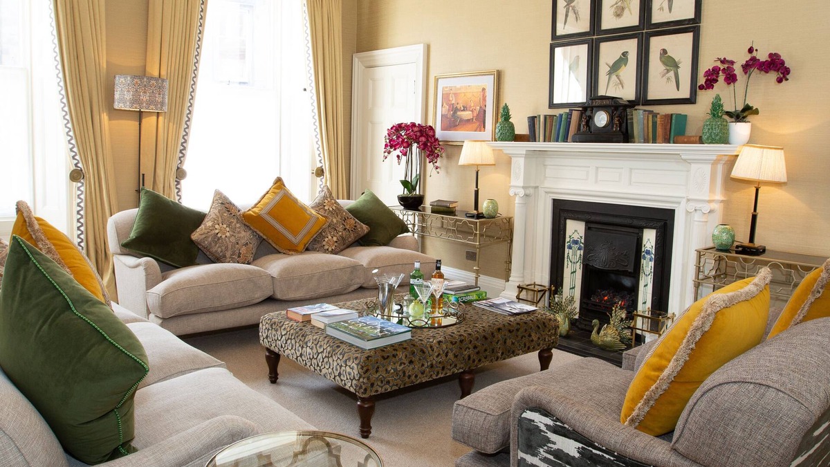 St. Andrews Apartment | Magnificent home - 4 minute walk to Old Course, perfect for families or groups