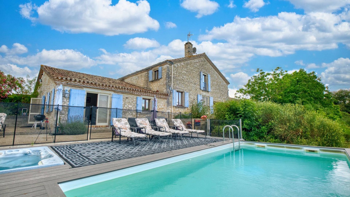 Razac-d'Eymet Villa | Magnificent House with Private Pool, Jacuzzi, and Exceptional Sunsets