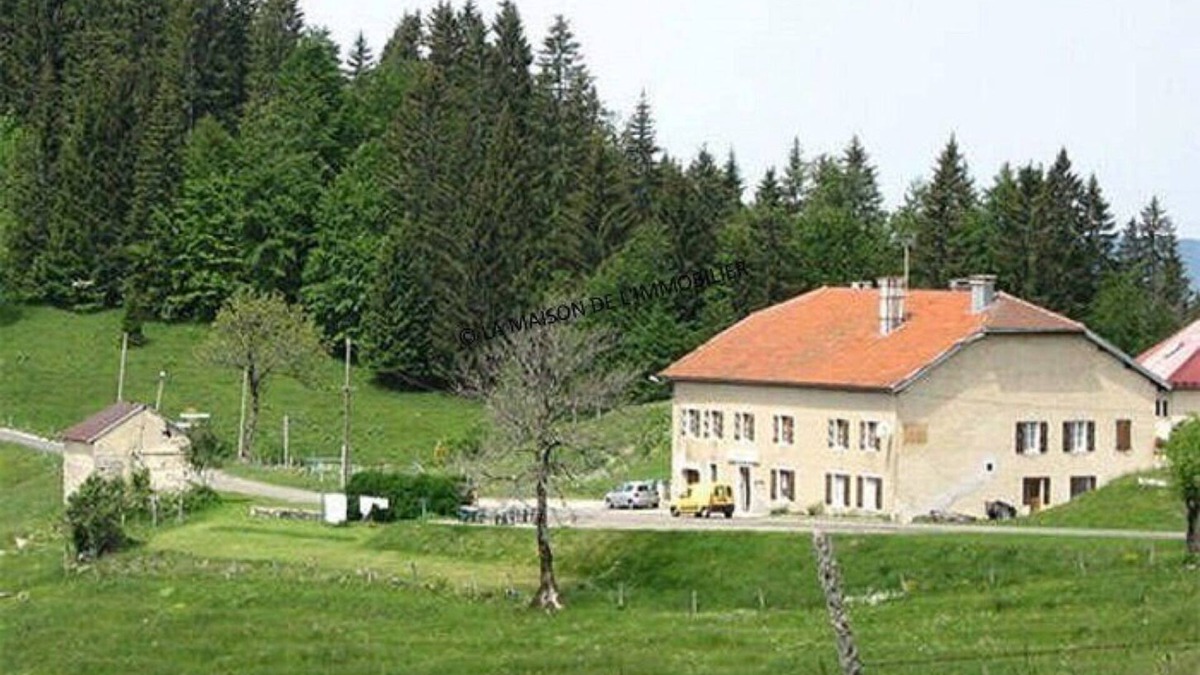 Saint-Claude House | Magnificent house