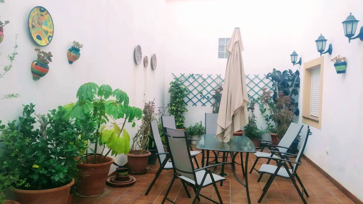 Illar House | MAGNIFICENT HOUSE WITH FIREPLACE, BARBECUE, LIBRARY, AND PRECIOUS PATIO FOR VELADAS
